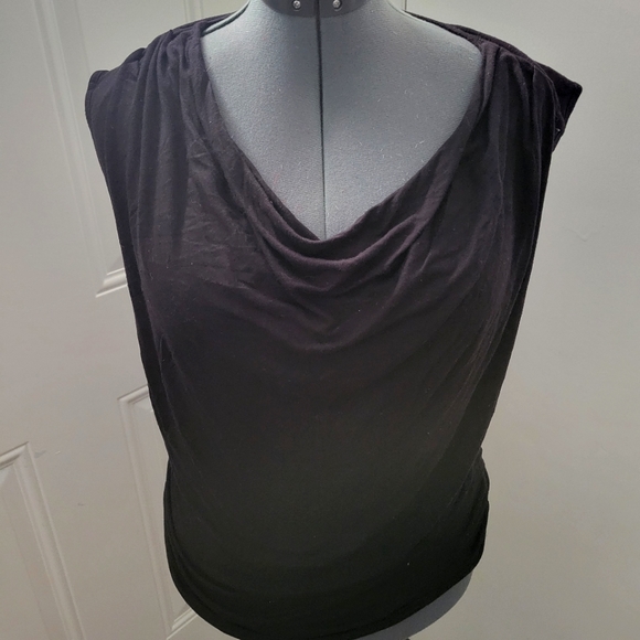 Size 1x Dressbarn Sleeveless Top - Picture 1 of 2